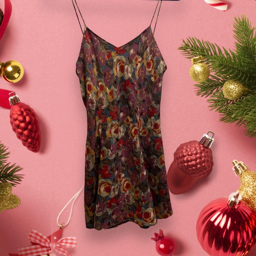 Ria 100% silk chemise size small